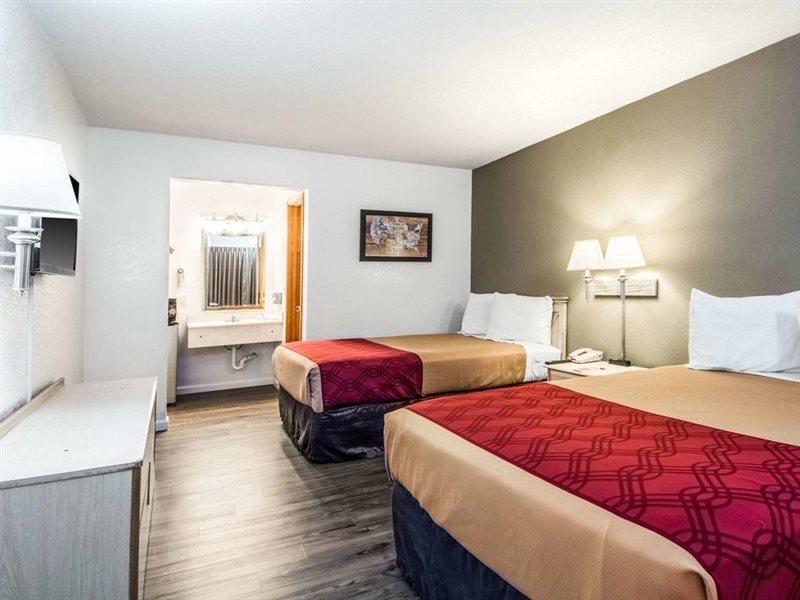 Econo Lodge Airport I-35 North Farmers Branch Zewnętrze zdjęcie