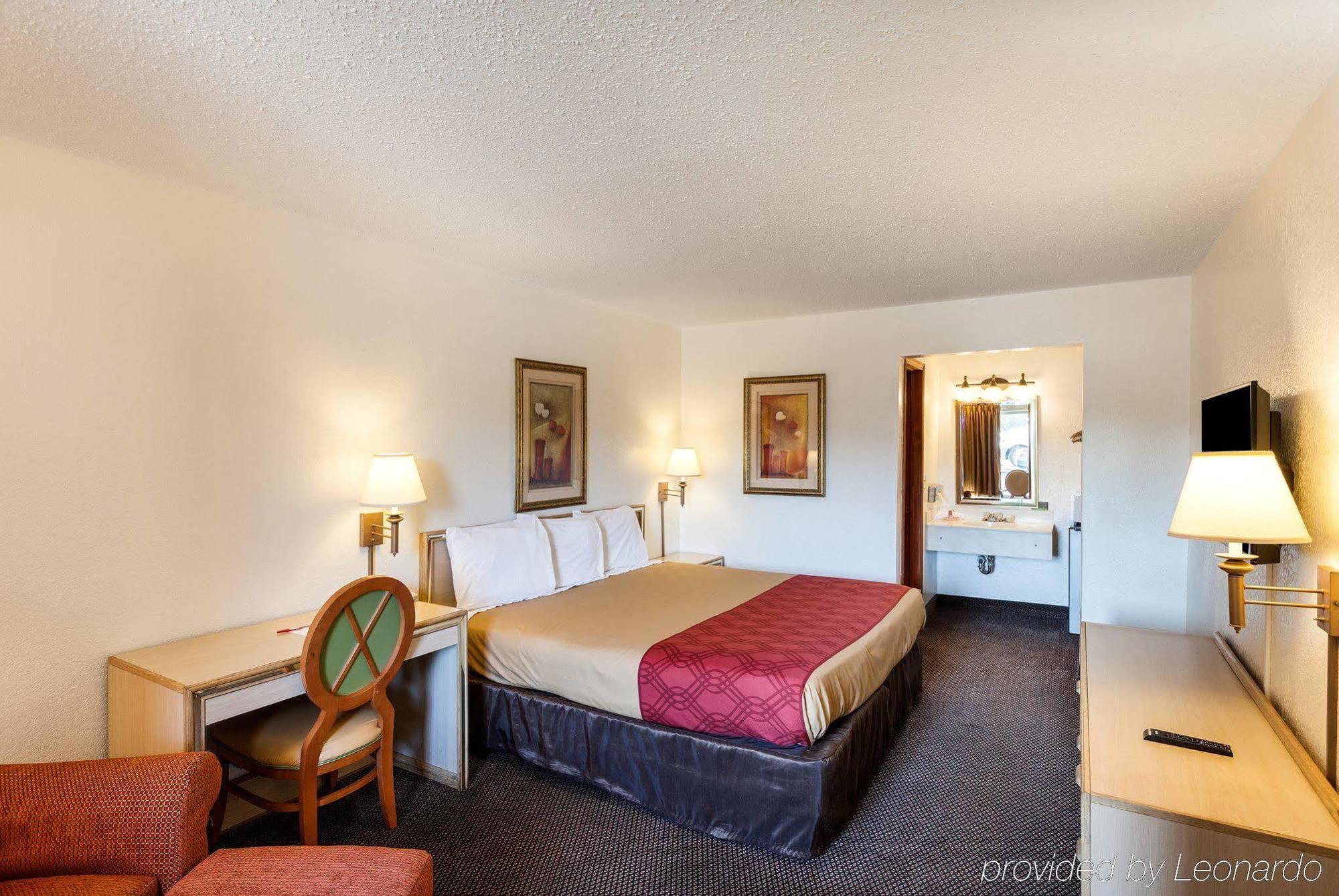 Econo Lodge Airport I-35 North Farmers Branch Zewnętrze zdjęcie