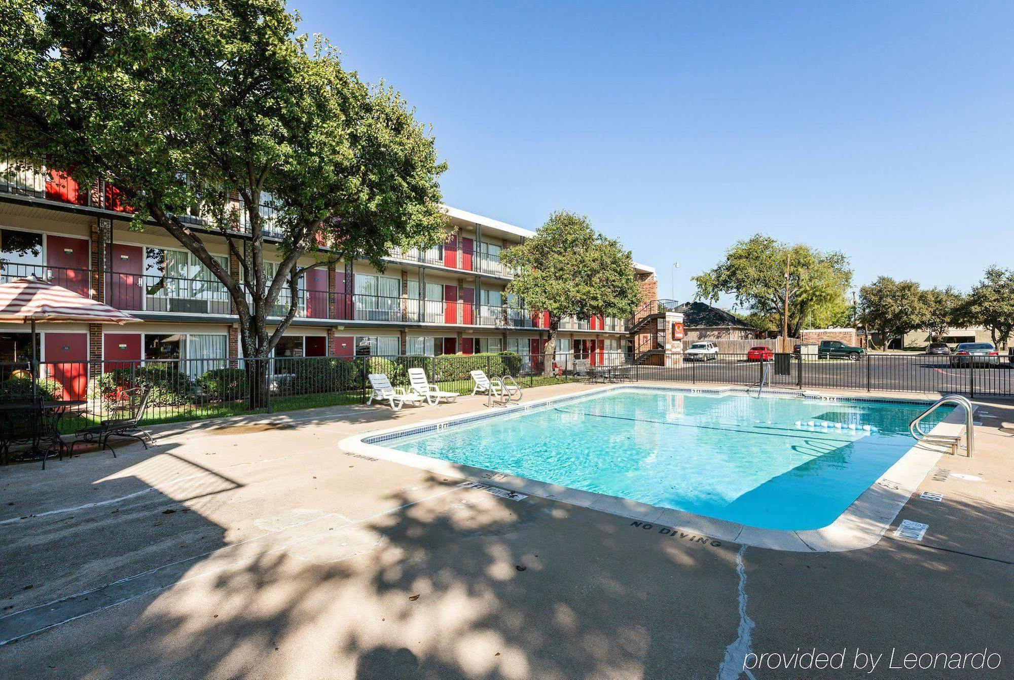 Econo Lodge Airport I-35 North Farmers Branch Zewnętrze zdjęcie