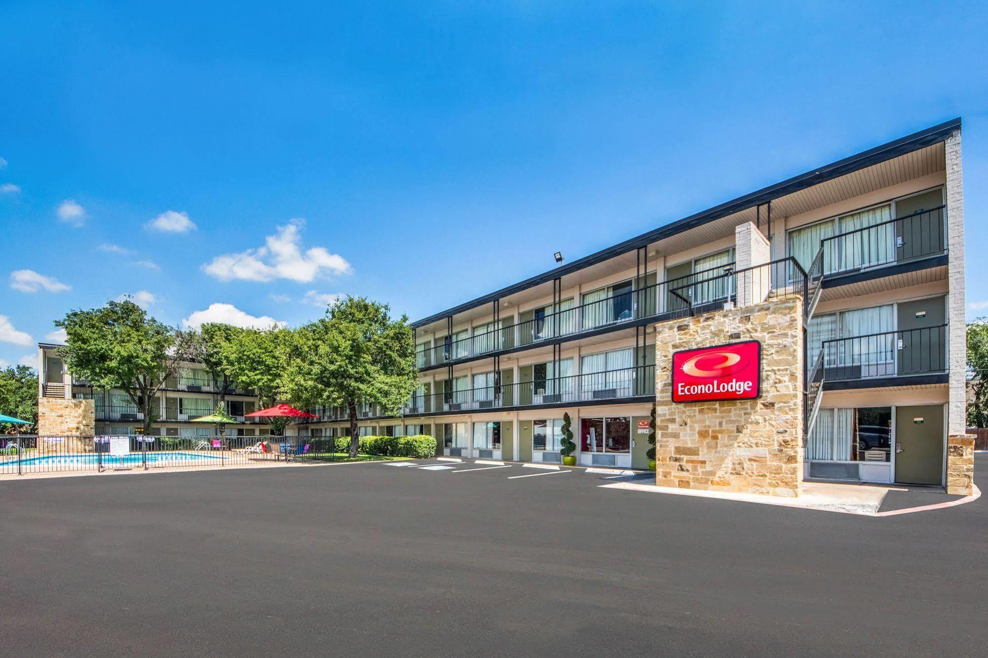 Econo Lodge Airport I-35 North Farmers Branch Zewnętrze zdjęcie