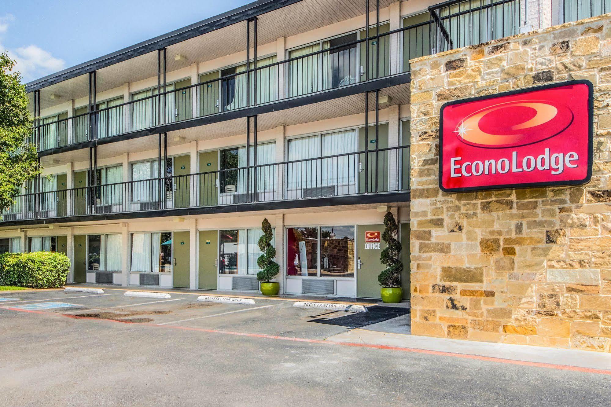 Econo Lodge Airport I-35 North Farmers Branch Zewnętrze zdjęcie