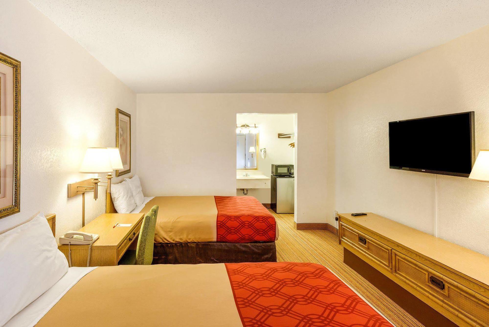 Econo Lodge Airport I-35 North Farmers Branch Zewnętrze zdjęcie