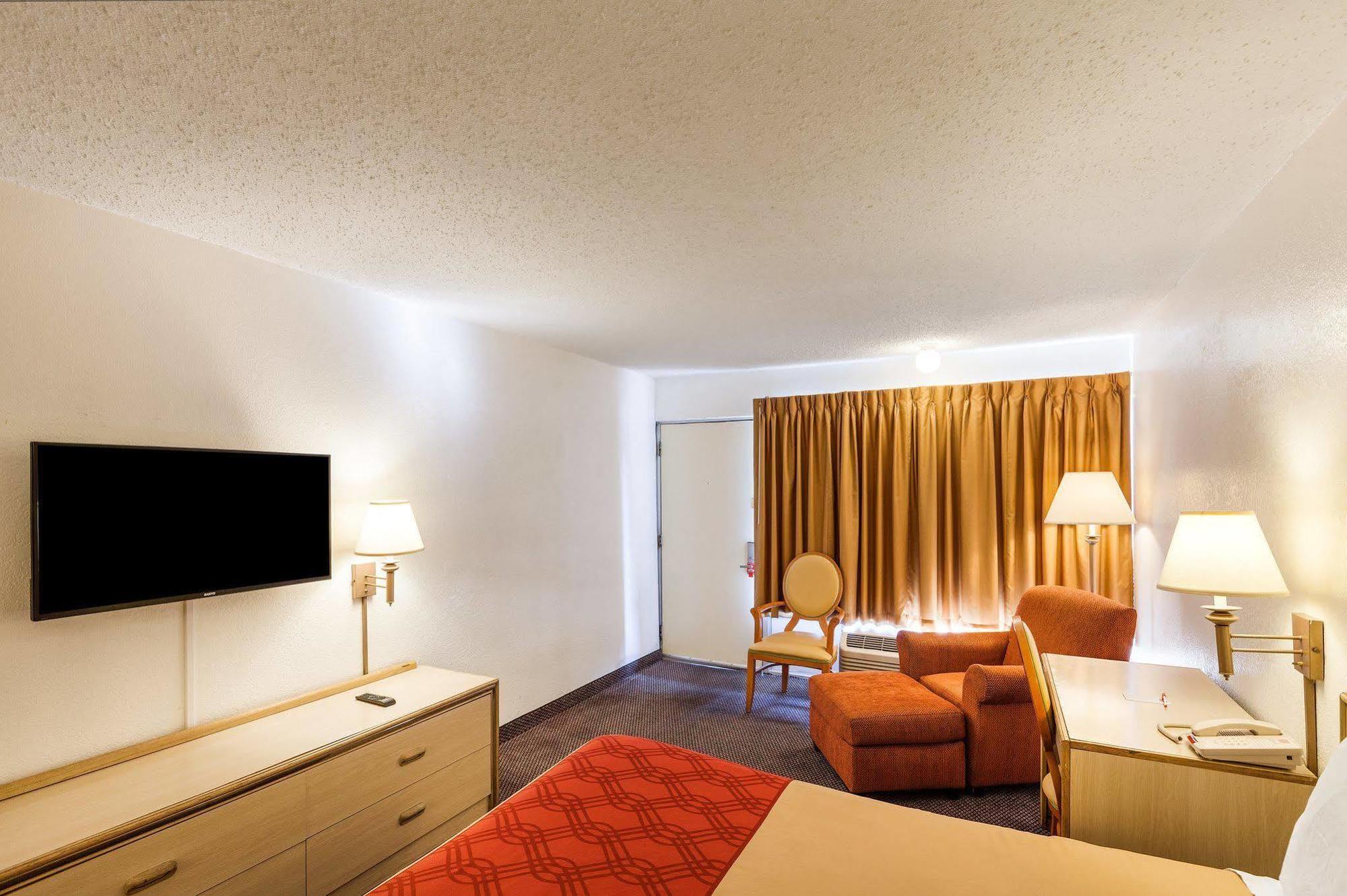 Econo Lodge Airport I-35 North Farmers Branch Zewnętrze zdjęcie