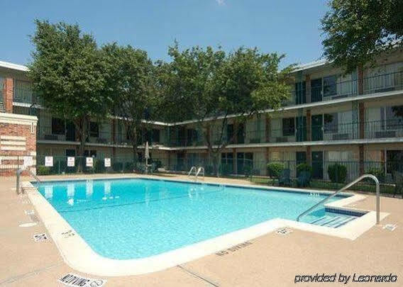 Econo Lodge Airport I-35 North Farmers Branch Zewnętrze zdjęcie